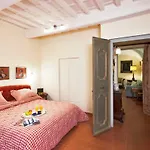 Via Dei Fossi Apartment