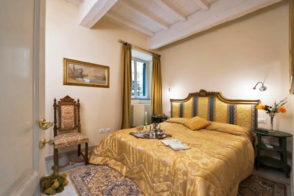 Via Dei Fossi Apartment